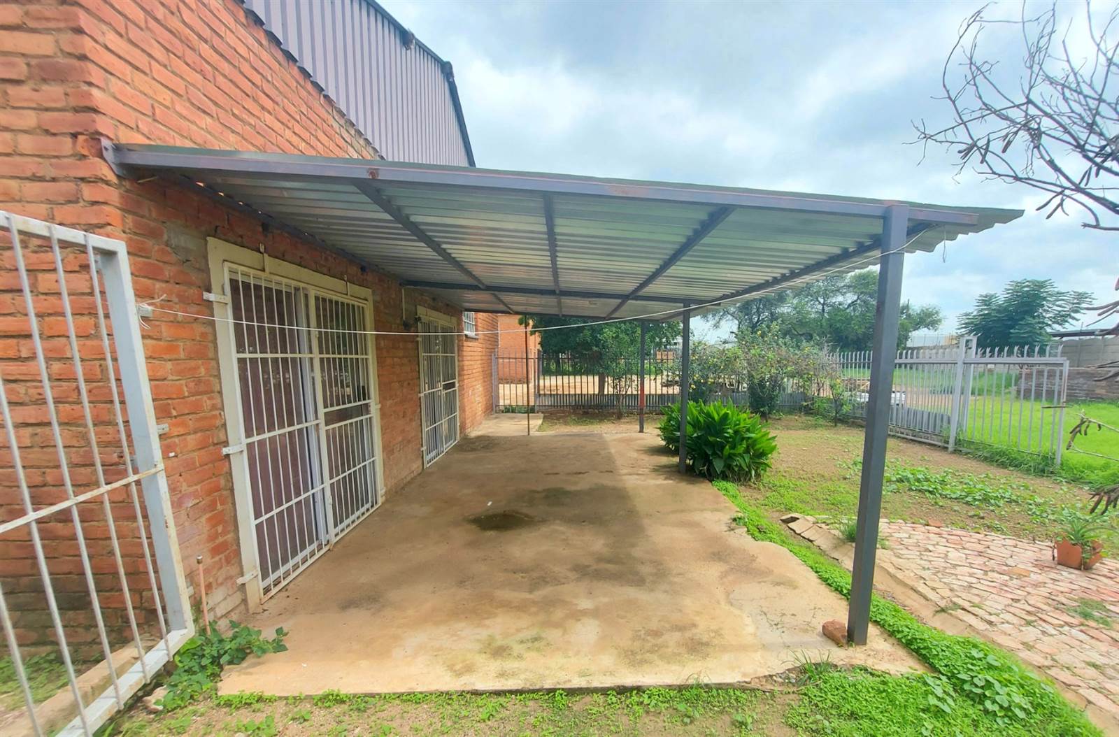 1400  m² Commercial space in Mafikeng photo number 13