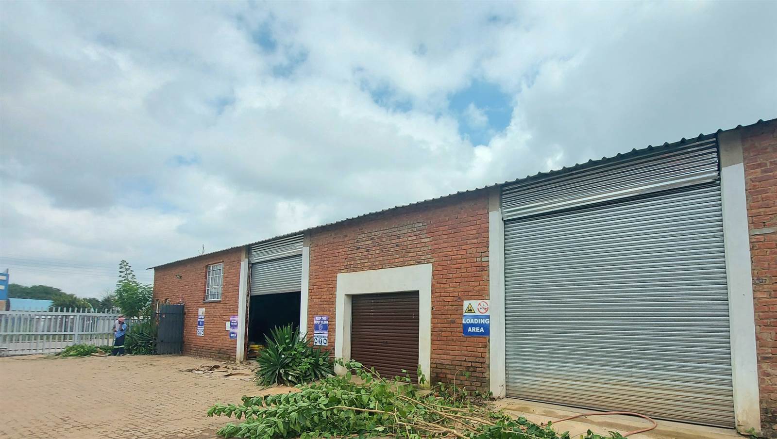 1400  m² Commercial space in Mafikeng photo number 12