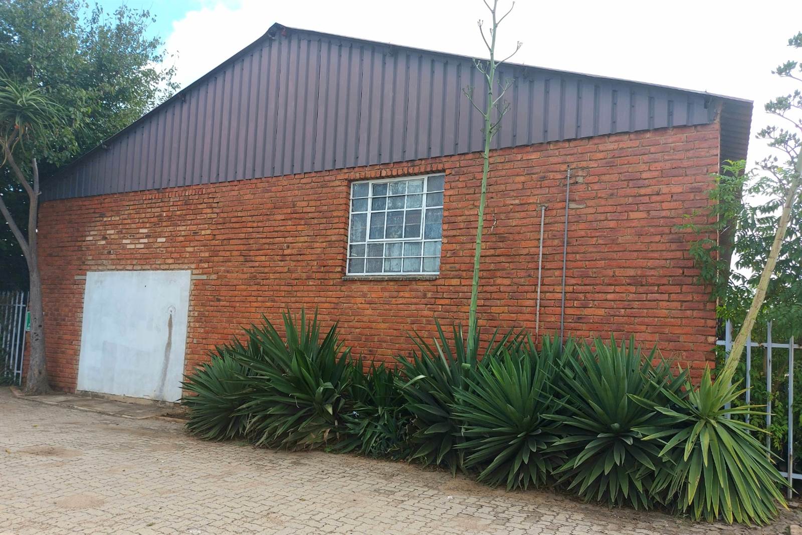 1400  m² Commercial space in Mafikeng photo number 4