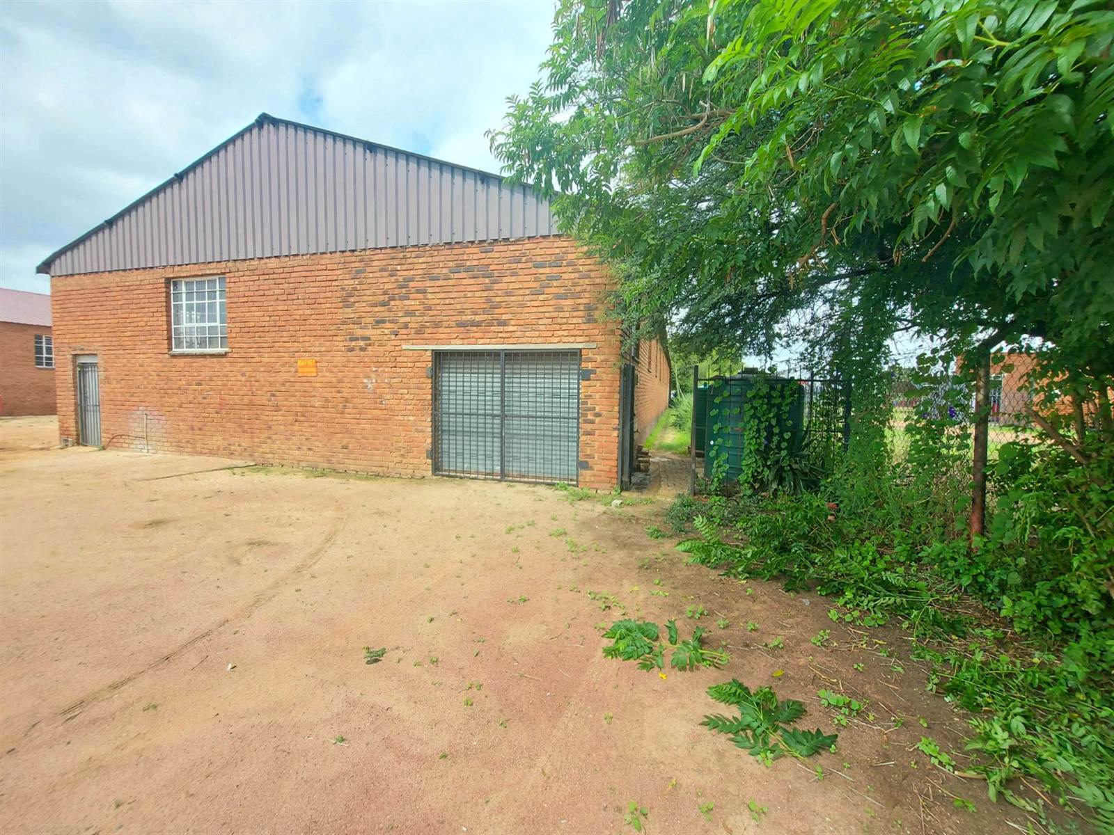 1400  m² Commercial space in Mafikeng photo number 3