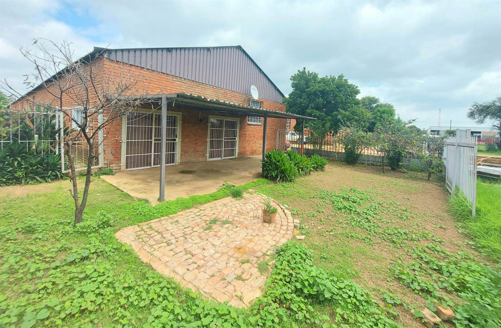 1400  m² Commercial space in Mafikeng photo number 5
