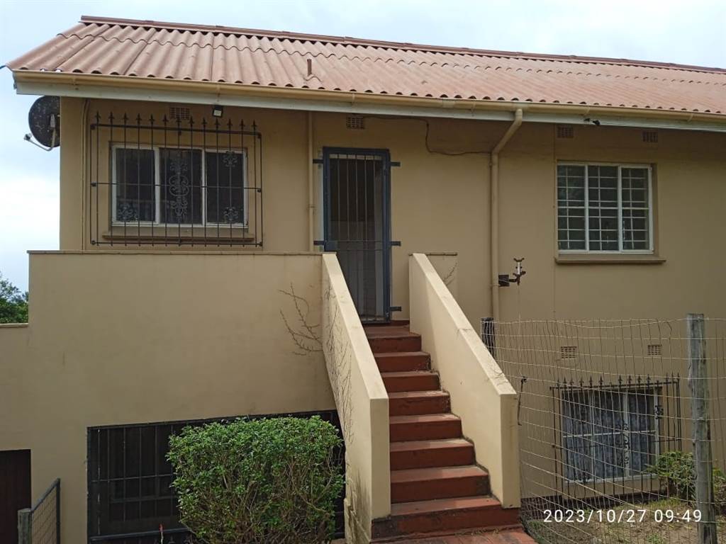 2 Bed Apartment in Uvongo photo number 11