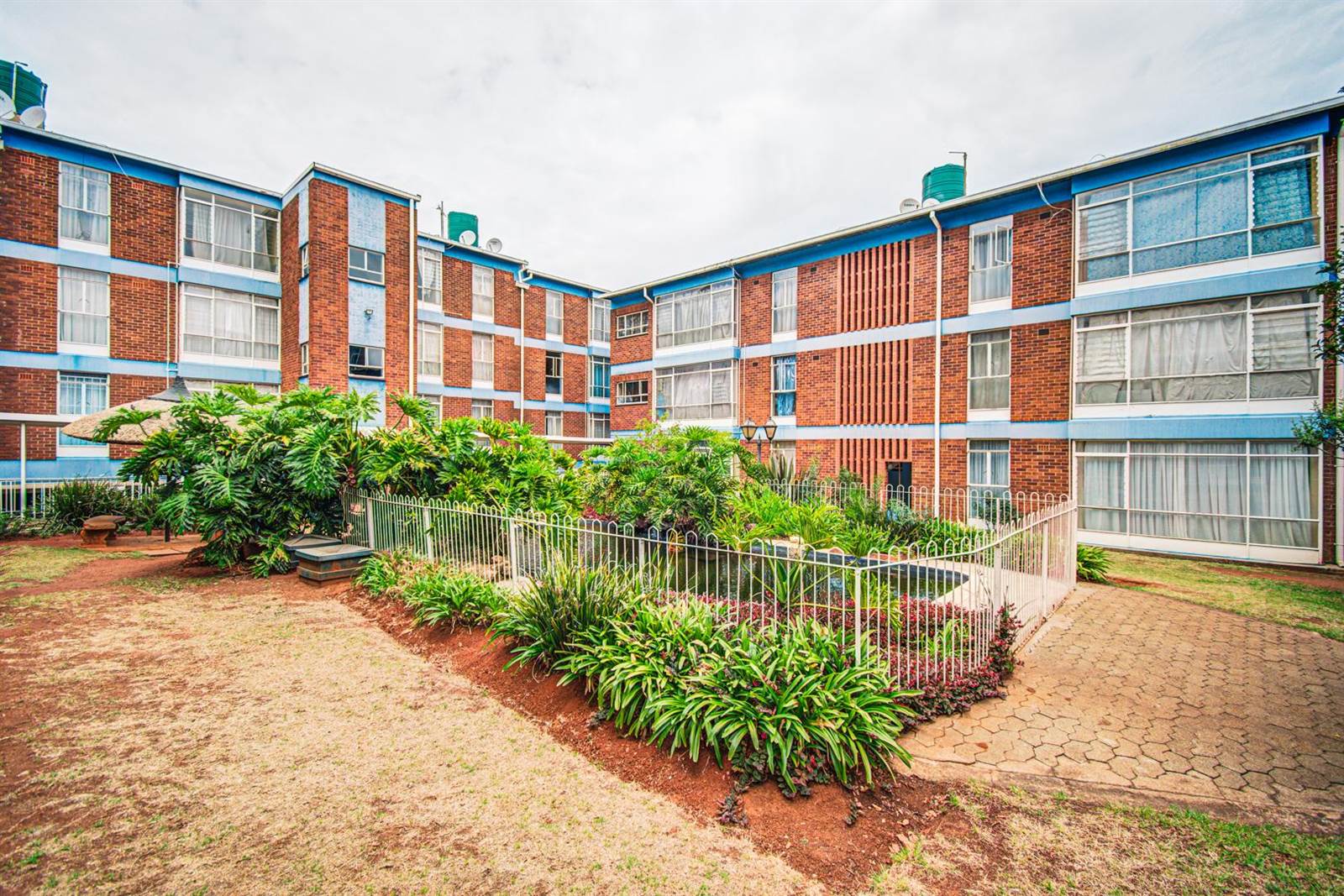 2 Bed Apartment in Kempton Park Central photo number 16