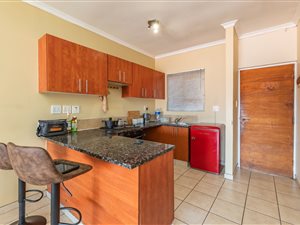 2 Bed Apartment in Amanzimtoti