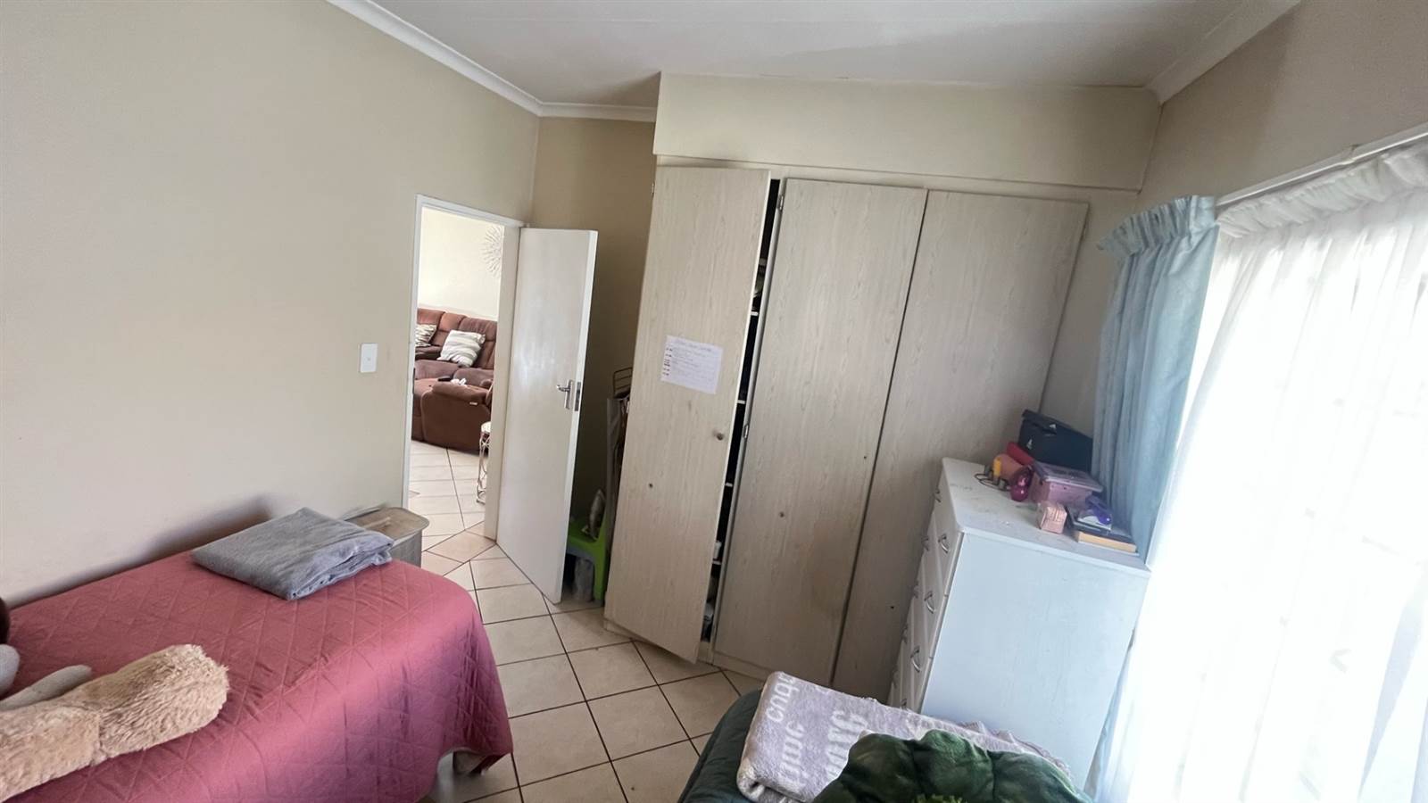 2 Bed Apartment in Mooikloof Ridge photo number 7