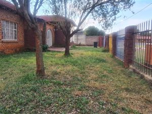 5 Bed House in Dersley