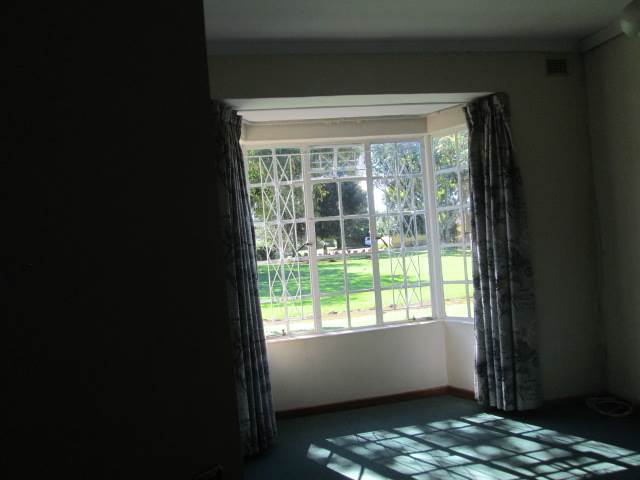 2 Bed House in Howick photo number 5