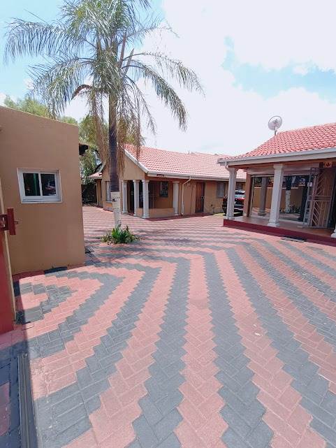 465  m² Commercial space in Soshanguve photo number 8