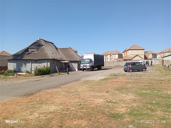 4 Bedroom House 4 Bedroom House