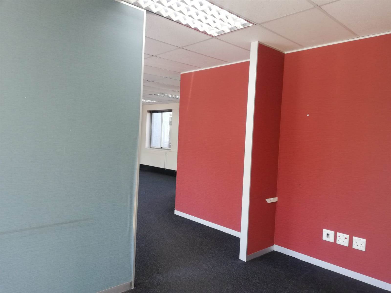 975.7  m² Commercial space in Woodmead photo number 15
