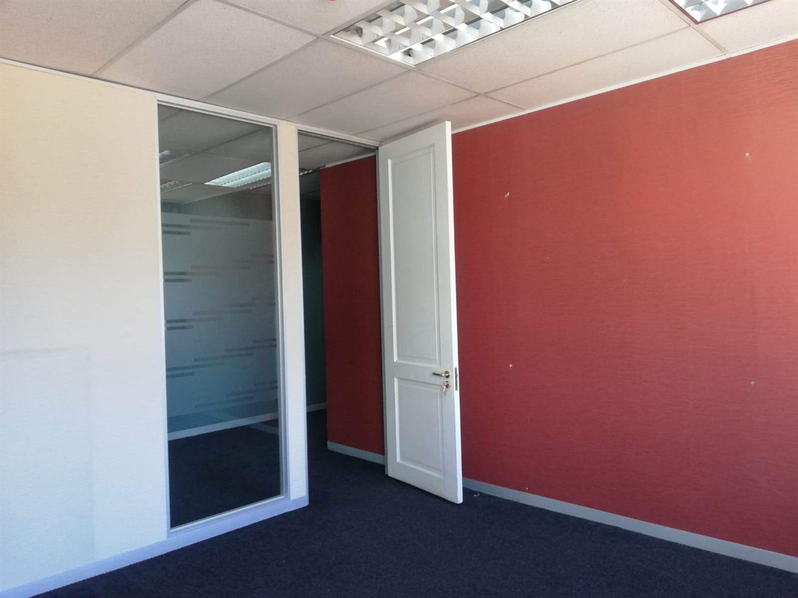 975.7  m² Commercial space in Woodmead photo number 18