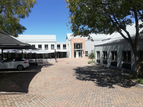 975.700012207031  m² Commercial space in Woodmead