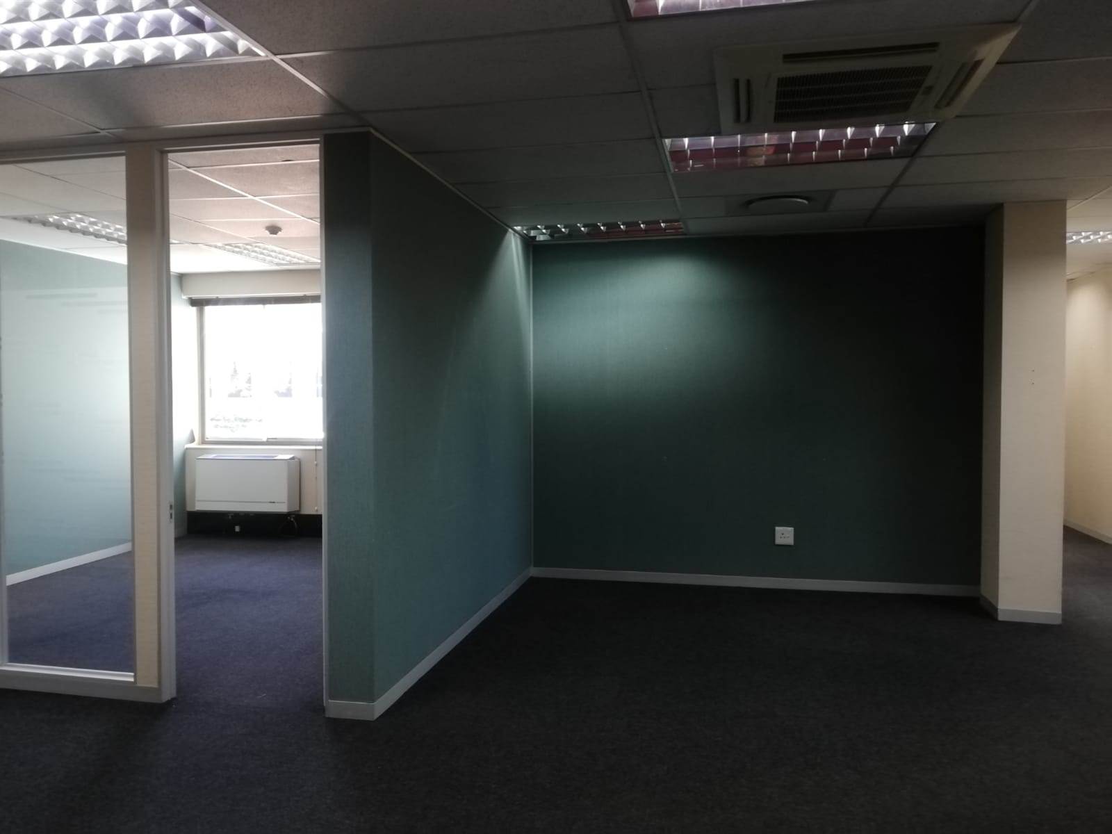 975.7  m² Commercial space in Woodmead photo number 21