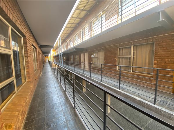 1200  m² Commercial space in Witbank Central