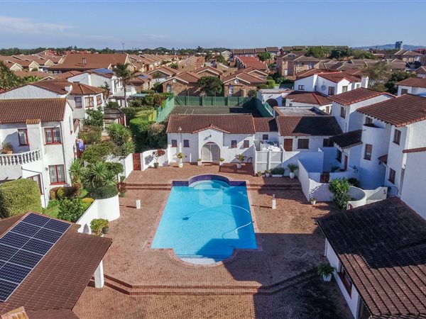 3 Bedroom Townhouse 3 Bedroom Townhouse