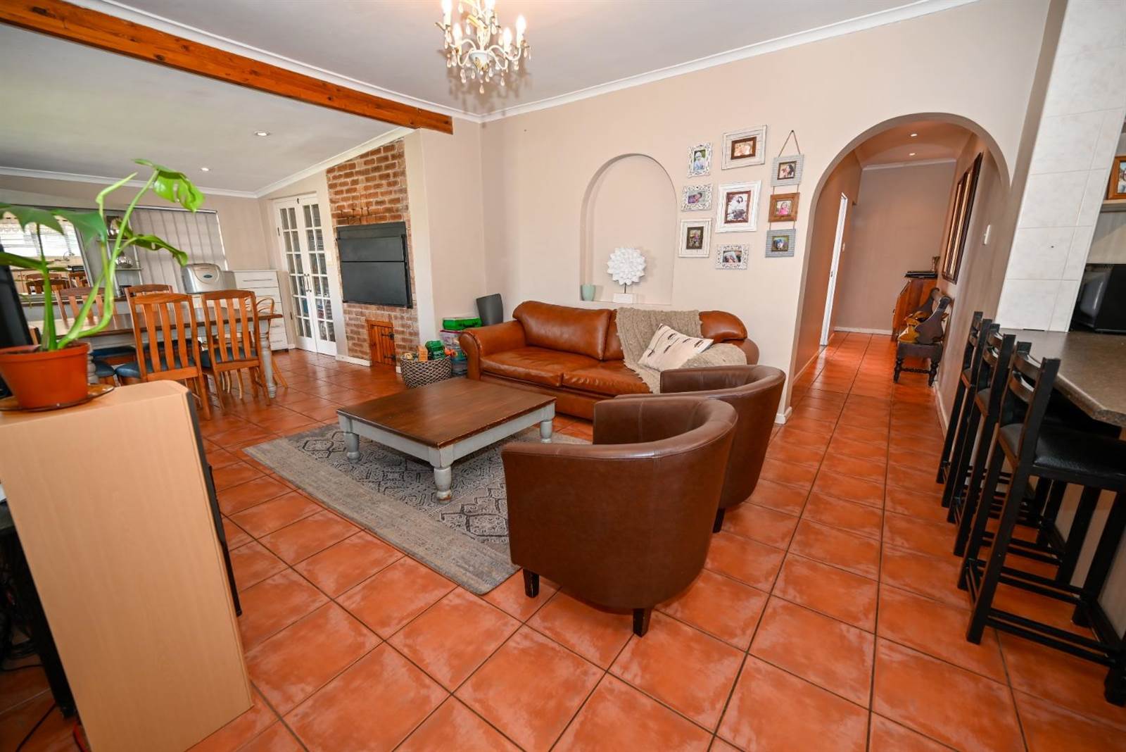 7 Bed House in Bellville Central photo number 1