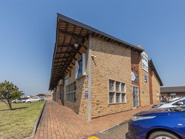 161  m² Commercial space in Alton
