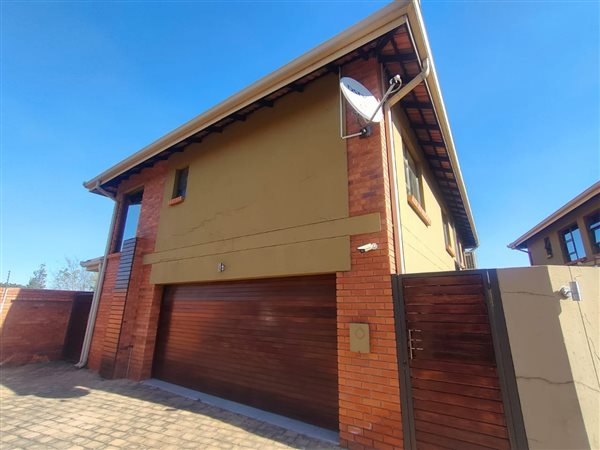 3 Bedroom Townhouse 3 Bedroom Townhouse