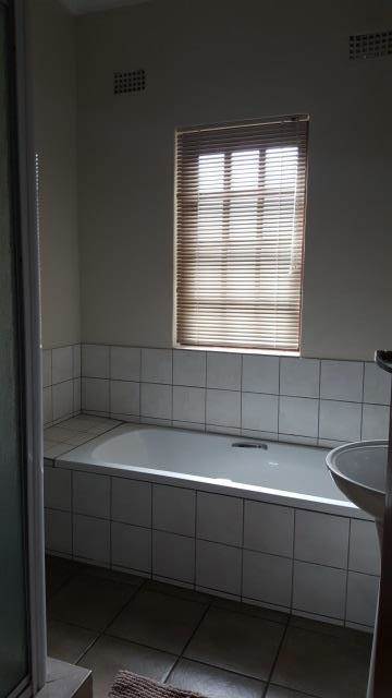 1 Bed Apartment in Wellington Central photo number 8