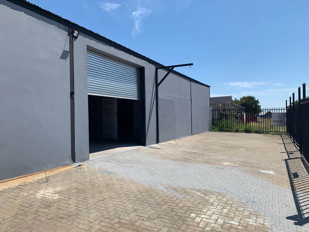 550  m² Industrial space in Hamilton photo number 1