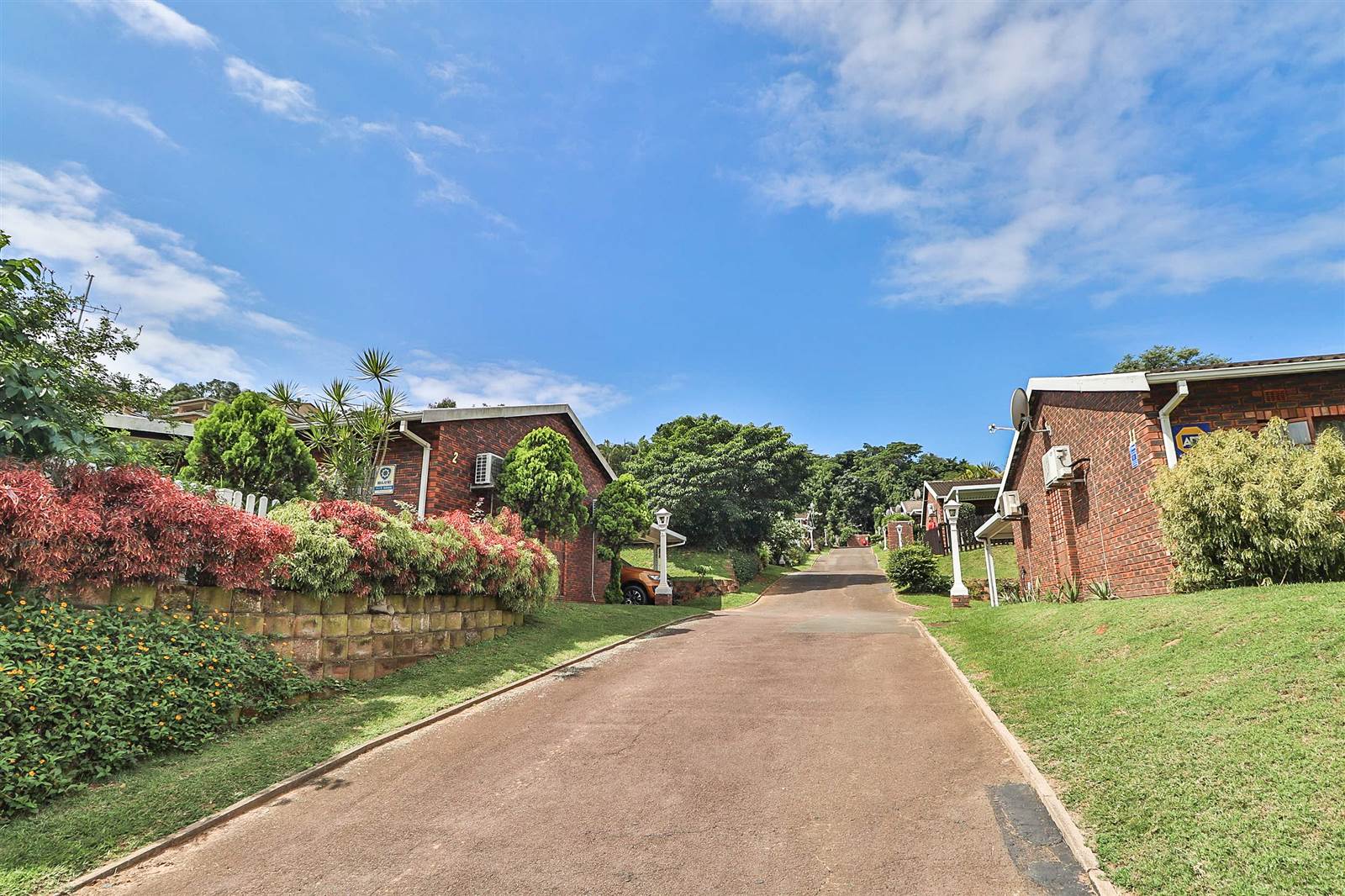 3 Bed Townhouse in Amanzimtoti photo number 1