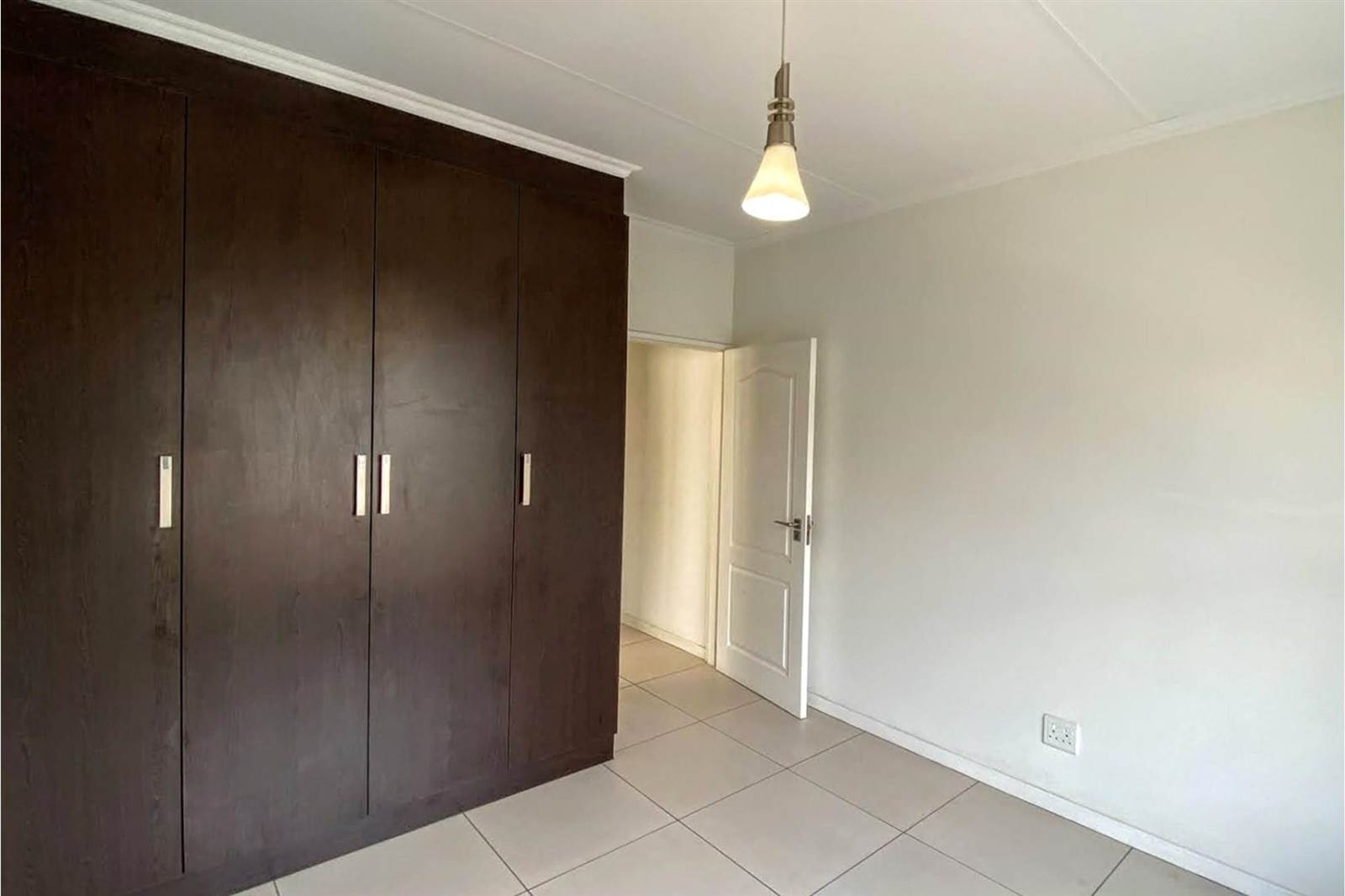 2 Bed Apartment in Kyalami photo number 11
