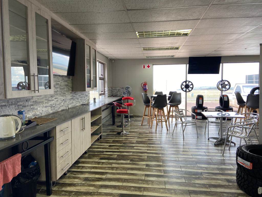 2000  m² Commercial space in Witbank Central photo number 5