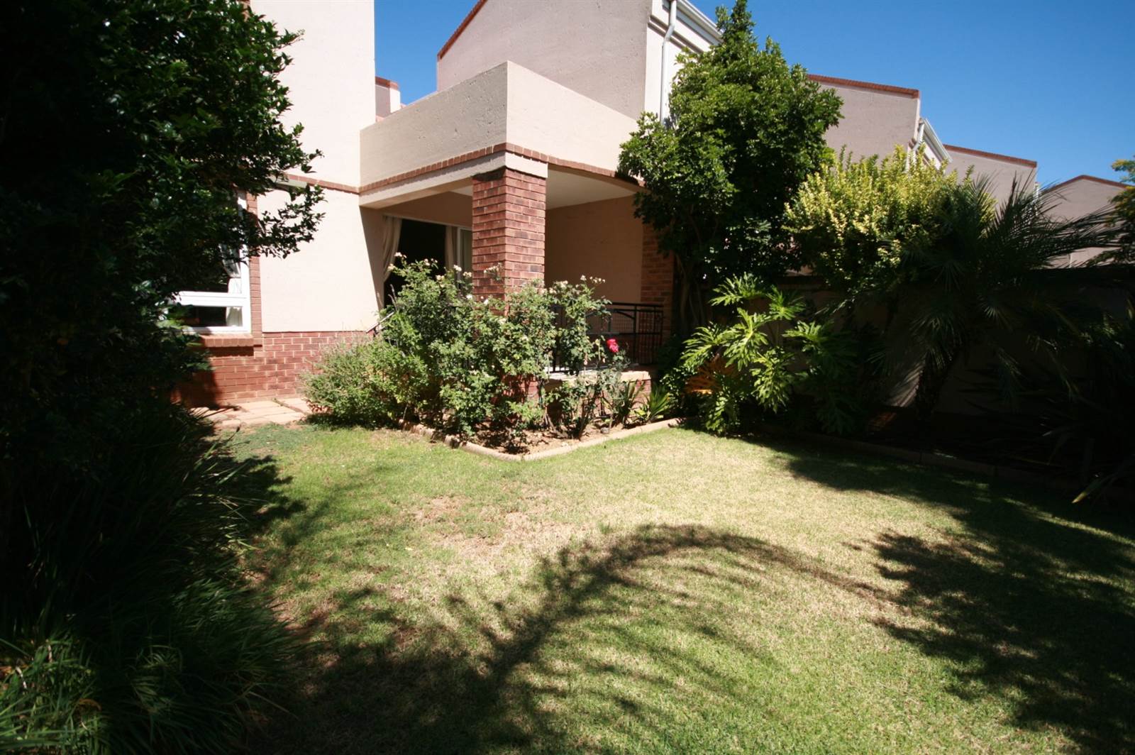 3 Bed Townhouse in Woodhill photo number 1