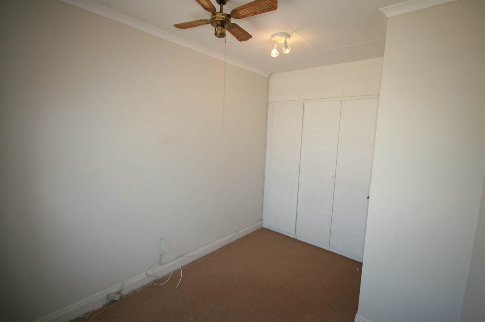 3 Bed Townhouse in Woodhill photo number 3