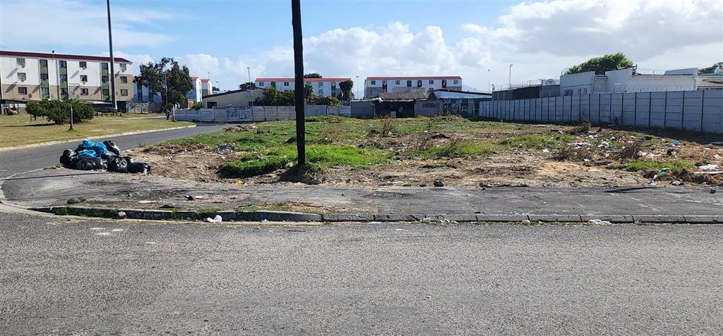 868 m² Land available in Bishop Lavis photo number 1