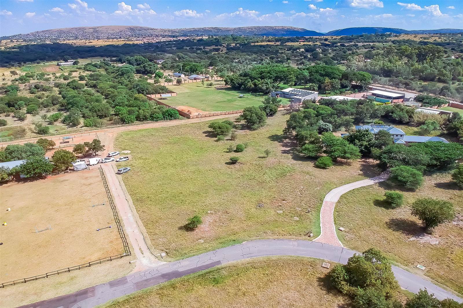 1 ha Land available in Leeuwfontein Estate photo number 3