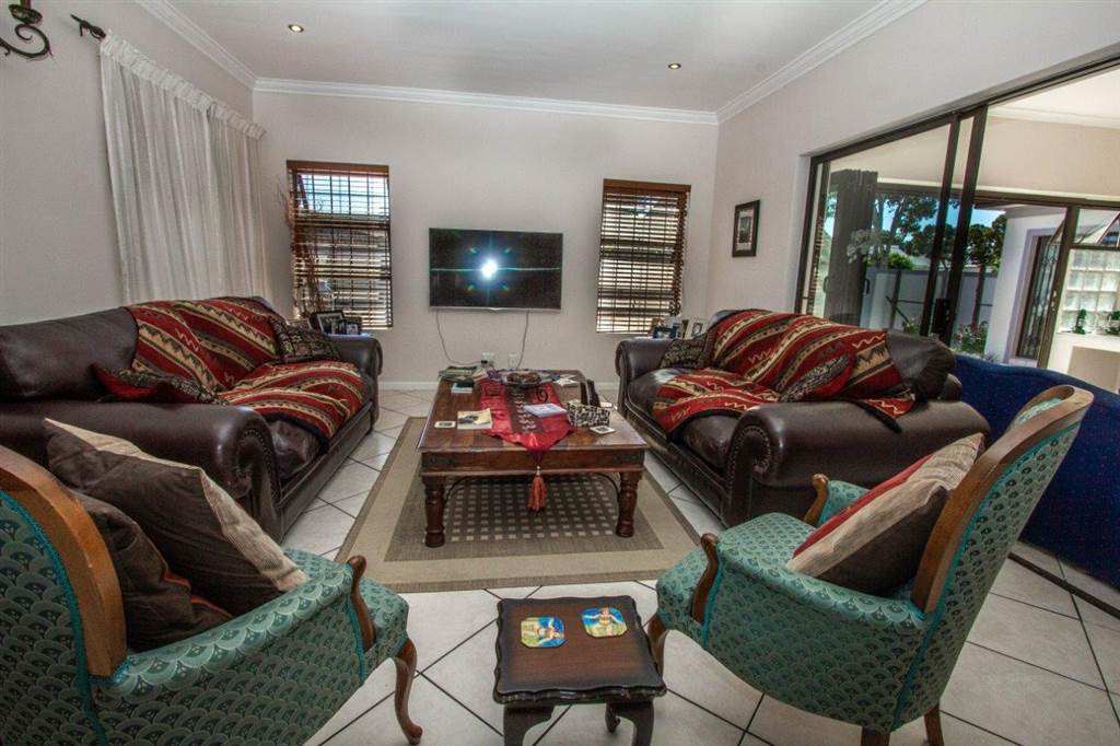 3 Bed House in Flamingo Vlei photo number 8
