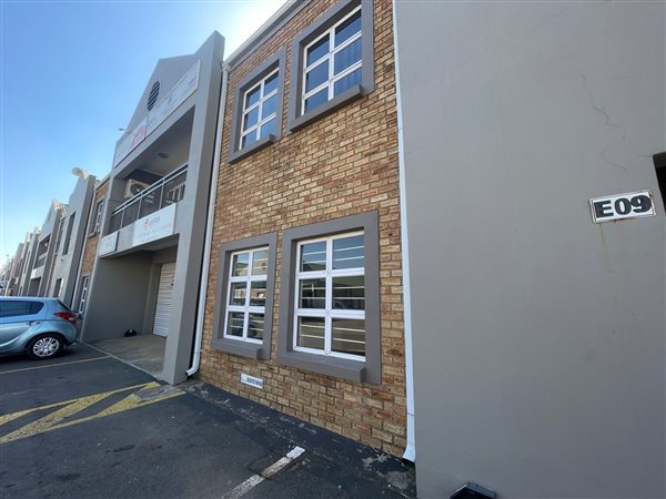 150  m² Commercial space in Hughes