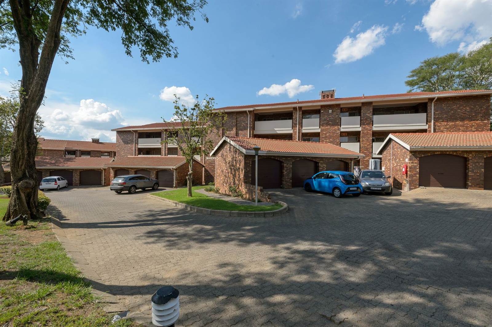 3 Bed Apartment in Sunninghill photo number 27