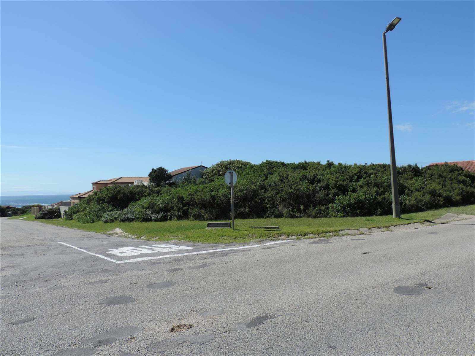 698 m² Land available in St Francis Bay photo number 2