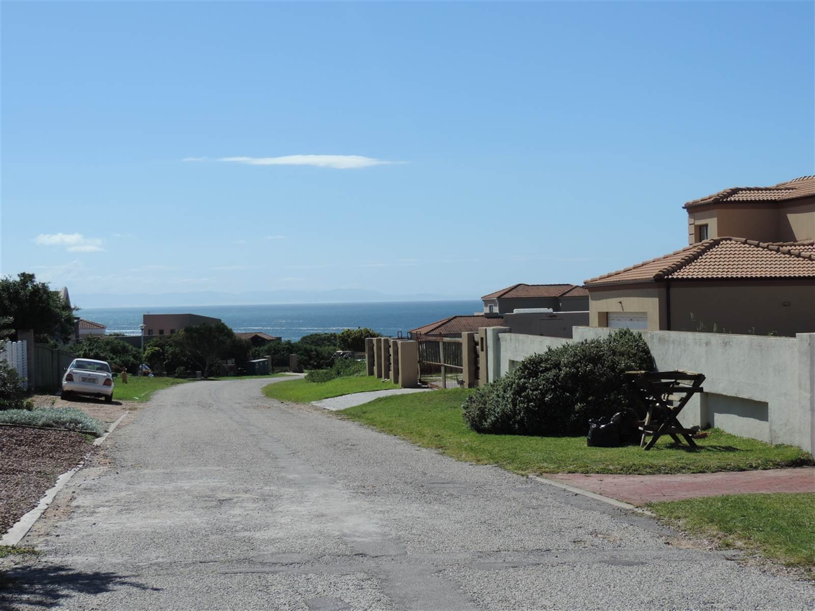 698 m² Land available in St Francis Bay photo number 3