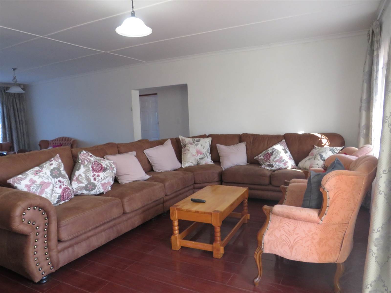 2 Bed House in Mlungisi photo number 4