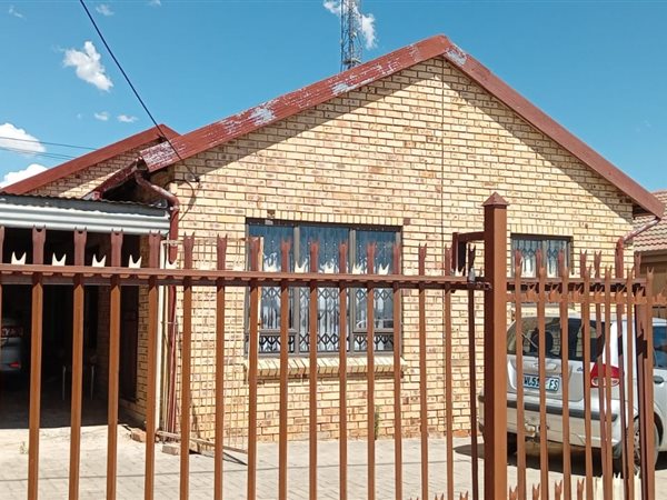 3 Bedroom House 3 Bedroom House