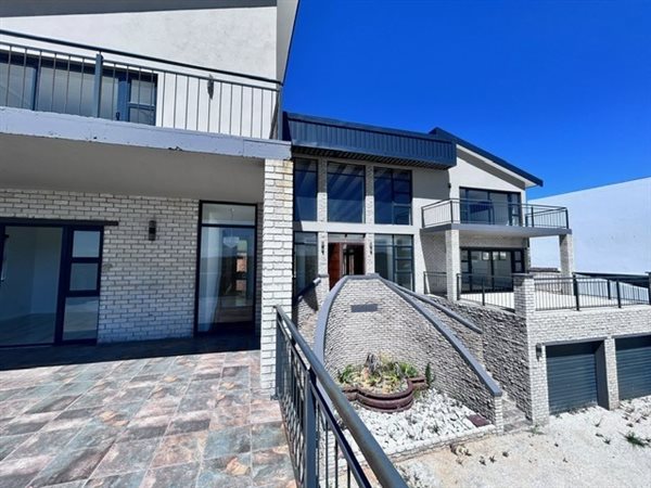 5 Bedroom House 5 Bedroom House