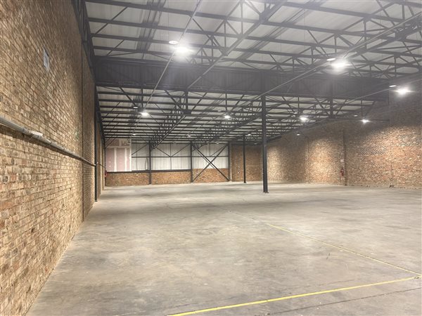 832  m² Industrial space