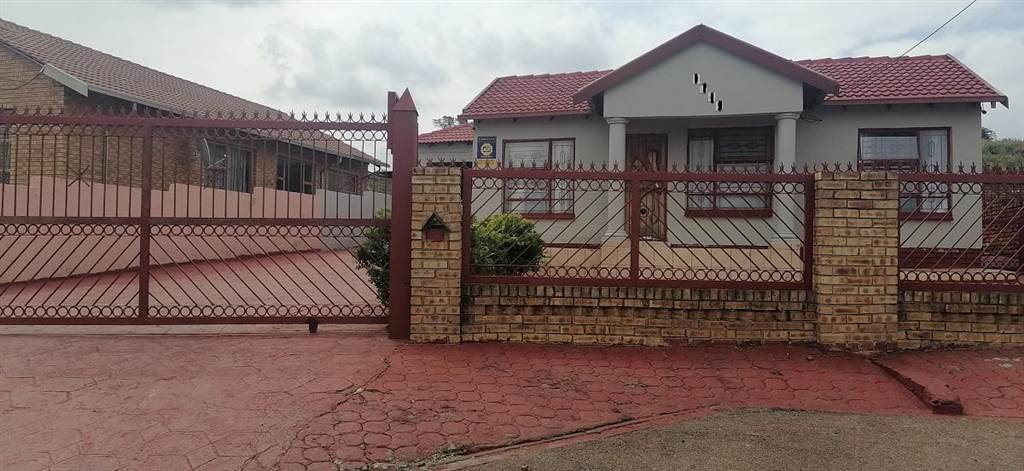5 Bed House in Atteridgeville photo number 18