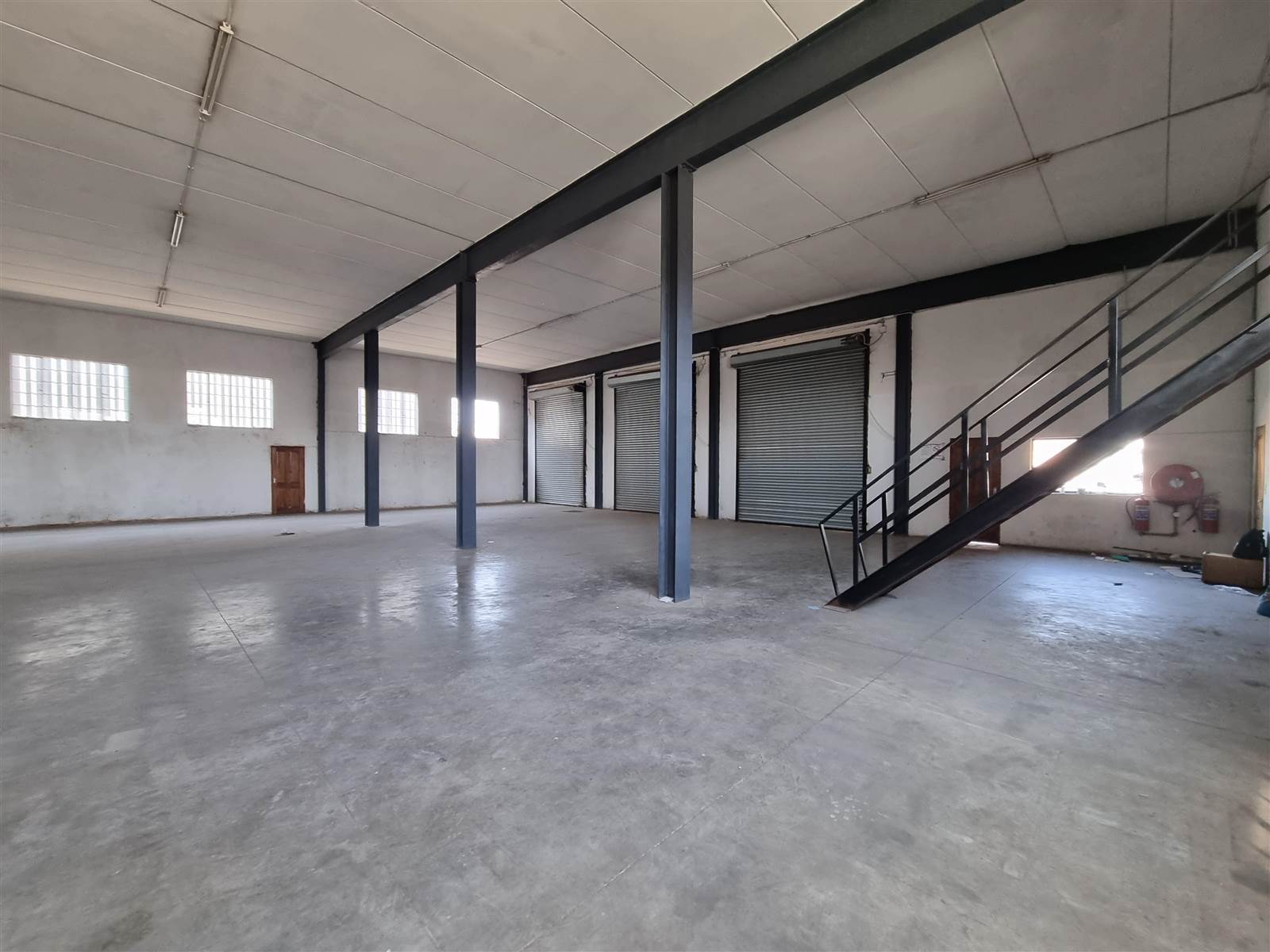 3212  m² Industrial space in Amalgam photo number 5