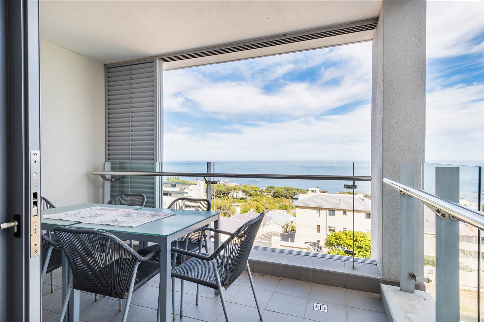 2 Bed Apartment in Camps Bay photo number 5
