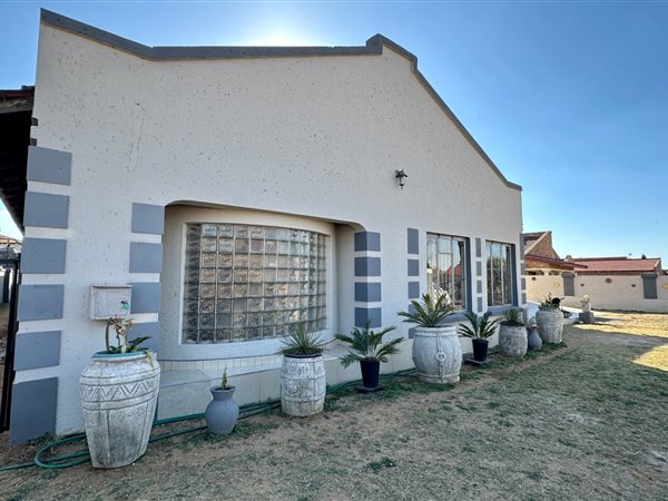 10 Bedroom House