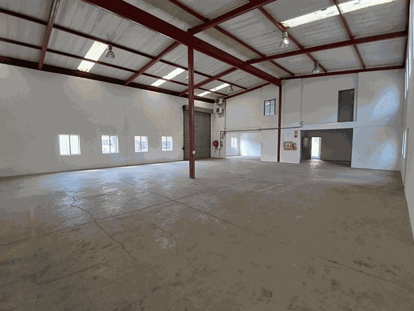 544  m² Industrial space