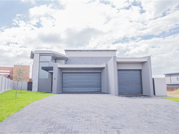 4 Bedroom House 4 Bedroom House
