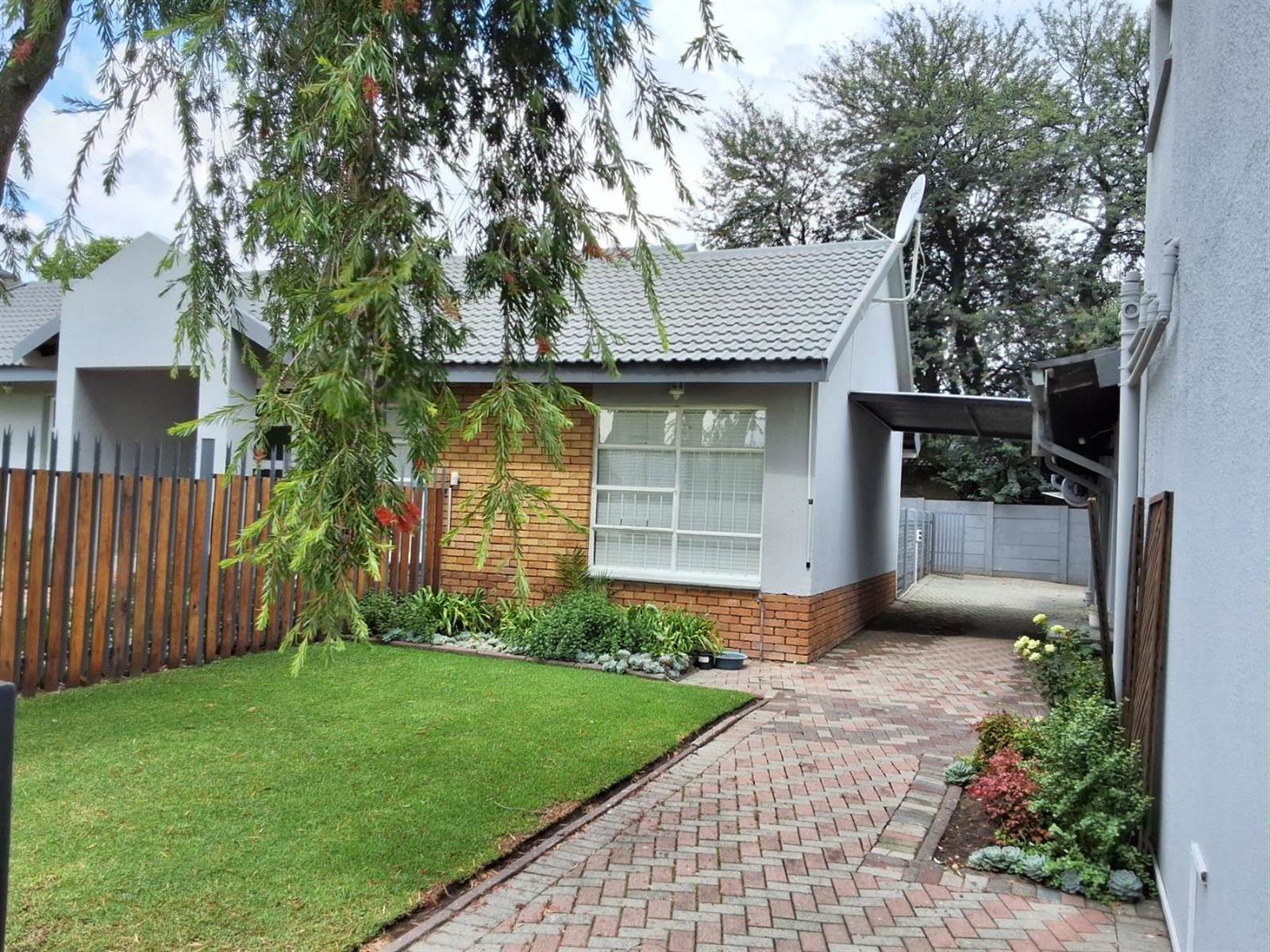 6 Bed House in Secunda Central photo number 18