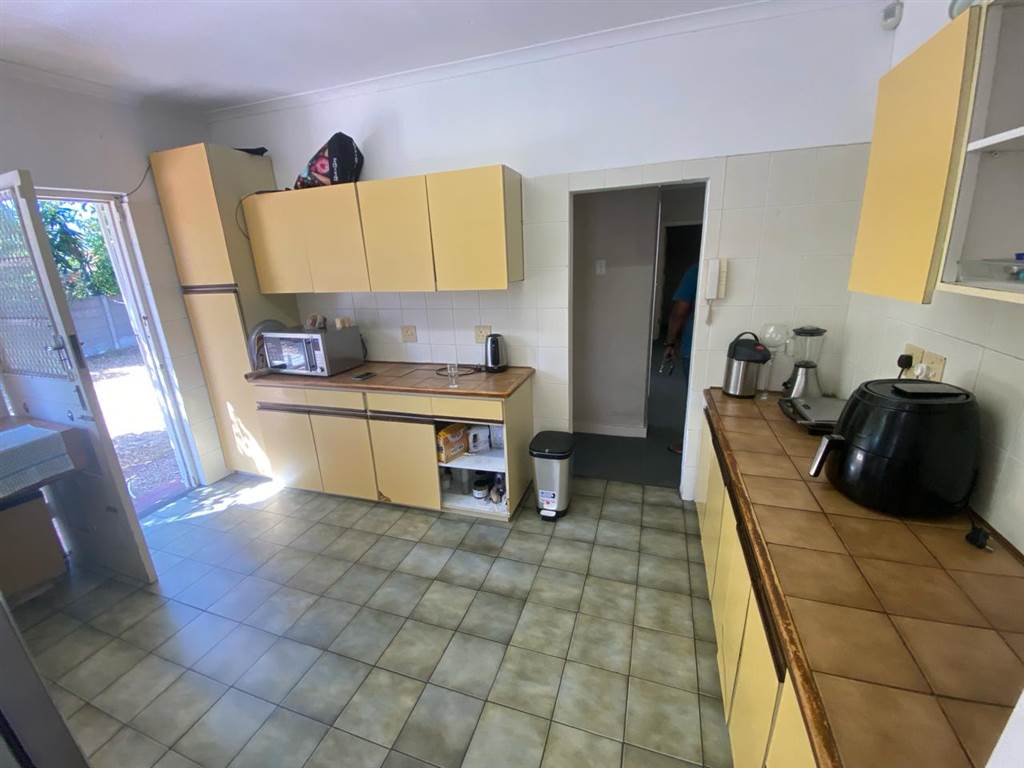 4 Bed House in Rondebosch photo number 6