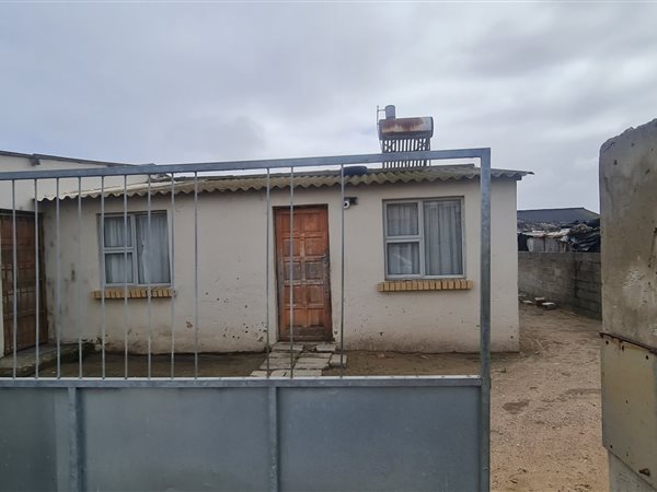 4 Bed Apartment in Kwazakhele