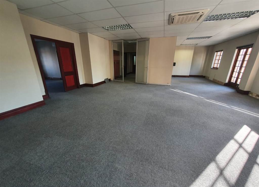 226  m² Commercial space in Rivonia photo number 8